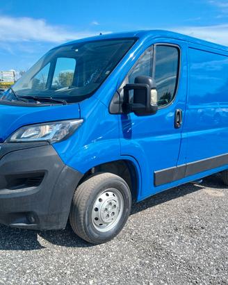 Peugeot Boxer 330 2.2 BlueHDi 120 S&S PC-TN Furgon