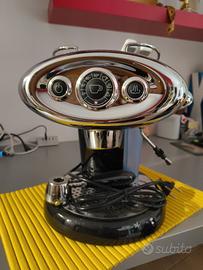 Illy macchina caffè by Francis francis