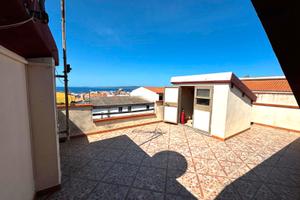 Villa indipendente con terrazza vista mare, cortil