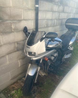 Yamaha FZS 600 Fazer