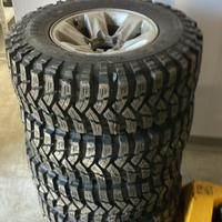 Gomme e cerchi attacco Nissan 265-70-16