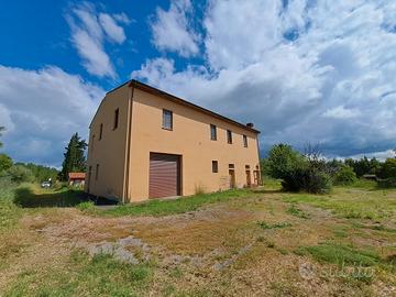 Casale con parco Peccioli Pisa