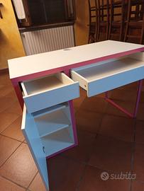 scrivania Ikea bordo rosa
