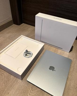 Macbook air 13” (2025)