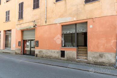 NEGOZIO A CASALE MONFERRATO