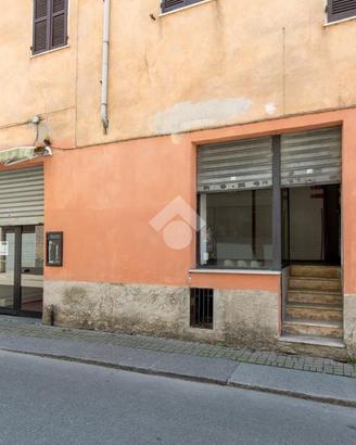 LABORATORIO A CASALE MONFERRATO