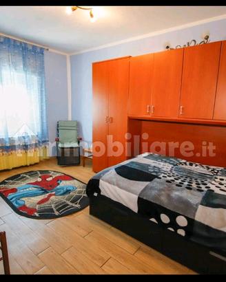 Mobile ponte con letto matrimoniale 