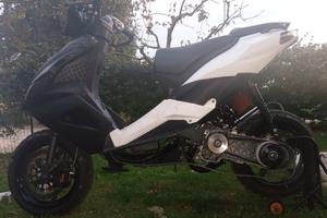 Aprilia sr
