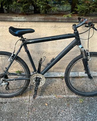 Mountain bike uomo in alluninio