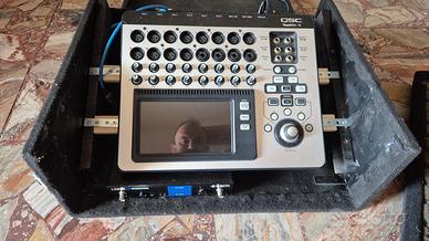 QSC TOUCHMIX16 e MIC. LEM L2000