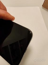 Iphone 16 schermo scheggiato