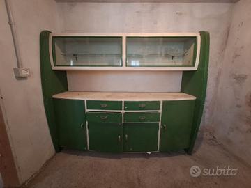 Credenza con vetrina