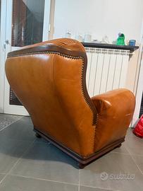 Poltrona in pelle arancio cognac