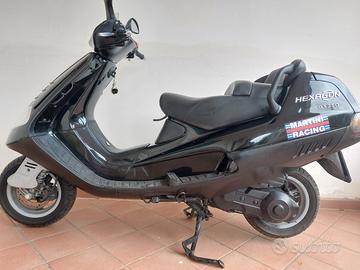 Piaggio Hexagon GT 250 (motore Honda)