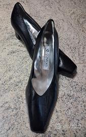 scarpe da donna n 36 nere.CONFORT vera pelle.nuove