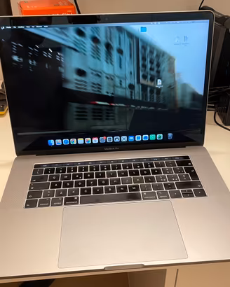 Macbook Pro 15” (2018)