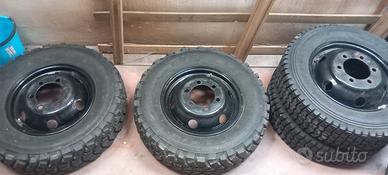 gomme off road con cerchi di iveco daily  