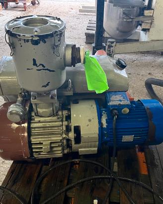 Pompa del vuoto BUSCH da 160 mc/ora