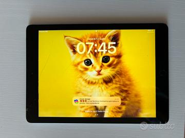 Ipad 32 gb 6 generazione sim WiFi custodia complel