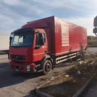 camion volvo FL 120q.li euro 5 con sponda