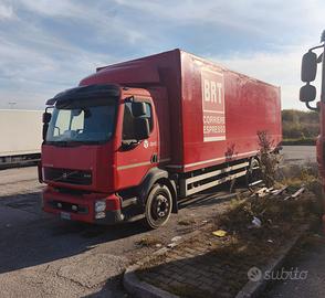 camion volvo FL 120q.li euro 5 con sponda