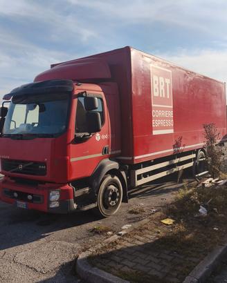 camion volvo FL 120q.li euro 5 con sponda