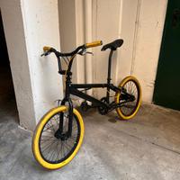 bmx bicicletta