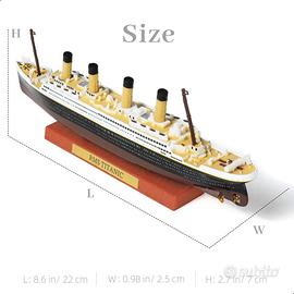 Modellino Titanic, scala 1:250. NUOVO