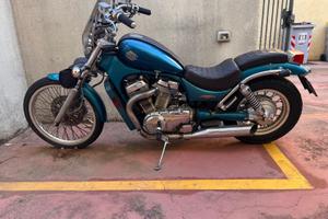 suzuki intruder800