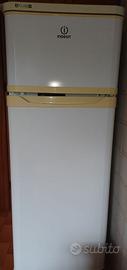 Frigorifero con cella congelatore Indesit