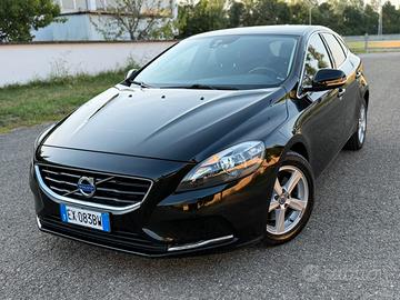 VOLVO V40 1.6 CAMBIO AUTOMATICO PER DISABILI