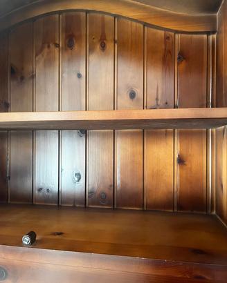 Credenza in arte povera