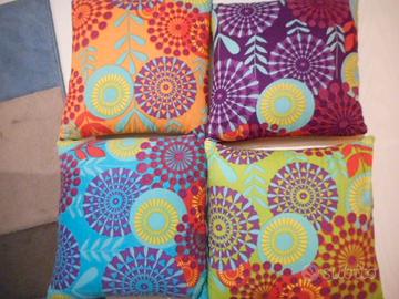 Cuscini multicolore