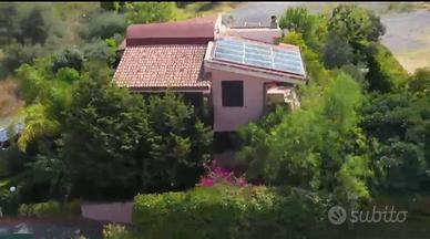 Villa immersa nel verde