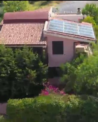 Villa immersa nel verde