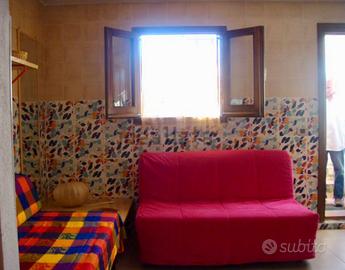 Camera indipendente con servizi 100m dal mare