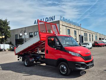 Iveco Daily 35-120 ribaltabile trilaterale
