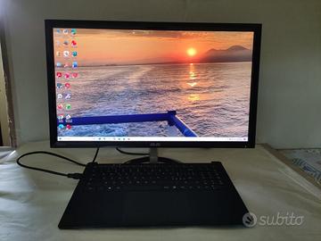 Computer compatto completo di monitor ASUS