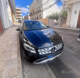 Mercedes-Benz GLA 200 d Automatica