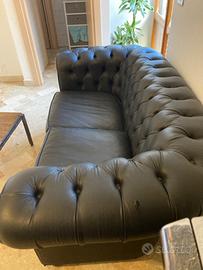 Divano chesterfield nero 2 posti