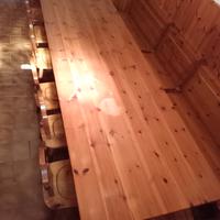 Arredo taverna rustico e tradizionale in Larice.