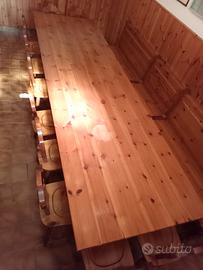 Arredo taverna rustico e tradizionale in Larice.