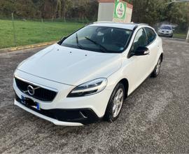 Volvo v40 cross country