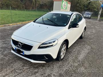 Volvo v40 cross country