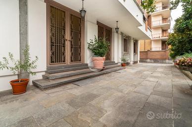 3 LOCALI A CASELLE TORINESE