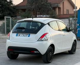 Lancia Ypsilon tagliandata regolare