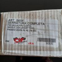 Serratura per sella vespa PX e PE 125 (78-83)