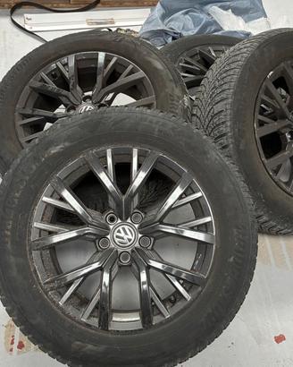 Cerchi in lega + gomme invernali 17” Volkswagen