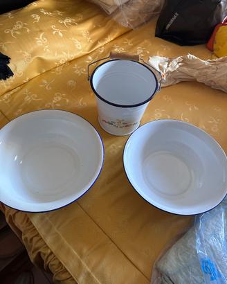 Set 2 catini con secchio smaltati