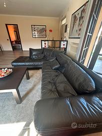 Divano ad angolo in pelle
